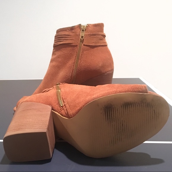 STEVE MADDEN BOOTIES - Picture 3 of 3